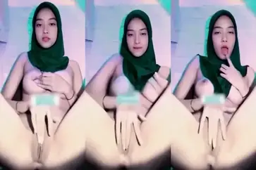 Bokep Hijab Sarah Cantik Colmek Memek Basah Banjir